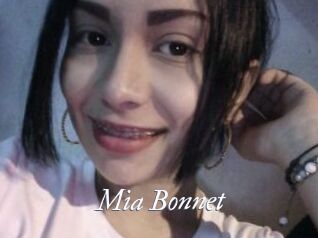 Mia_Bonnet